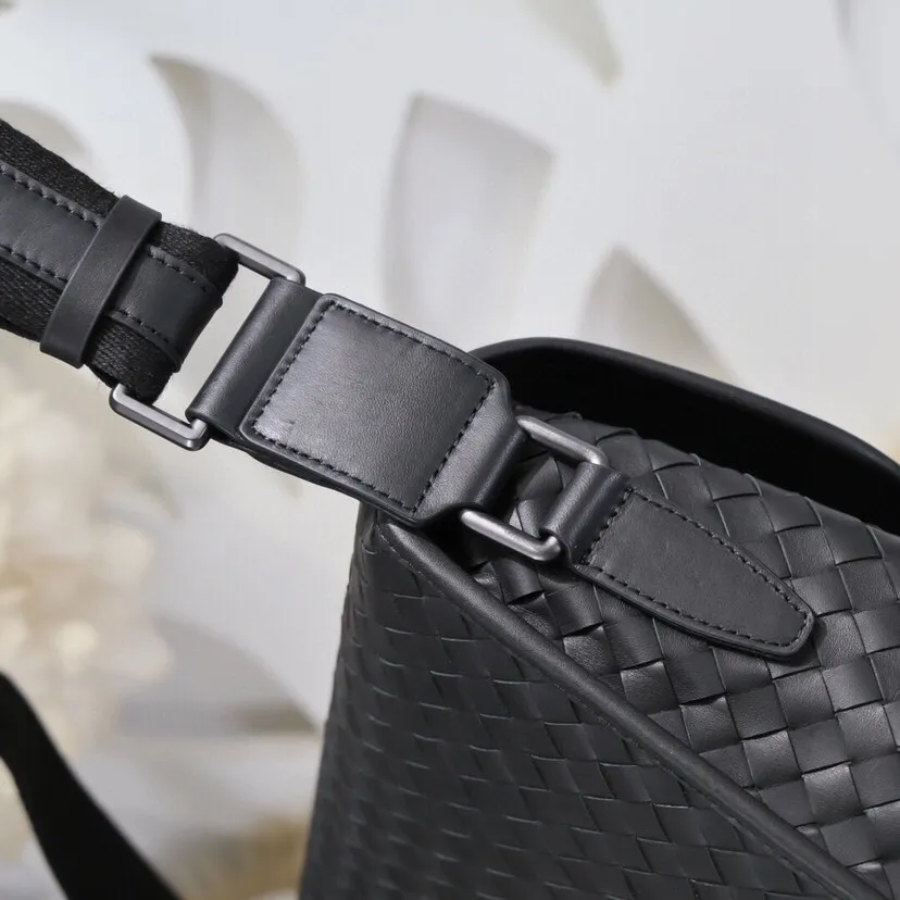 All categories 💚 Top version men’s bags 💚 BV 2024 new BV crossbody bag